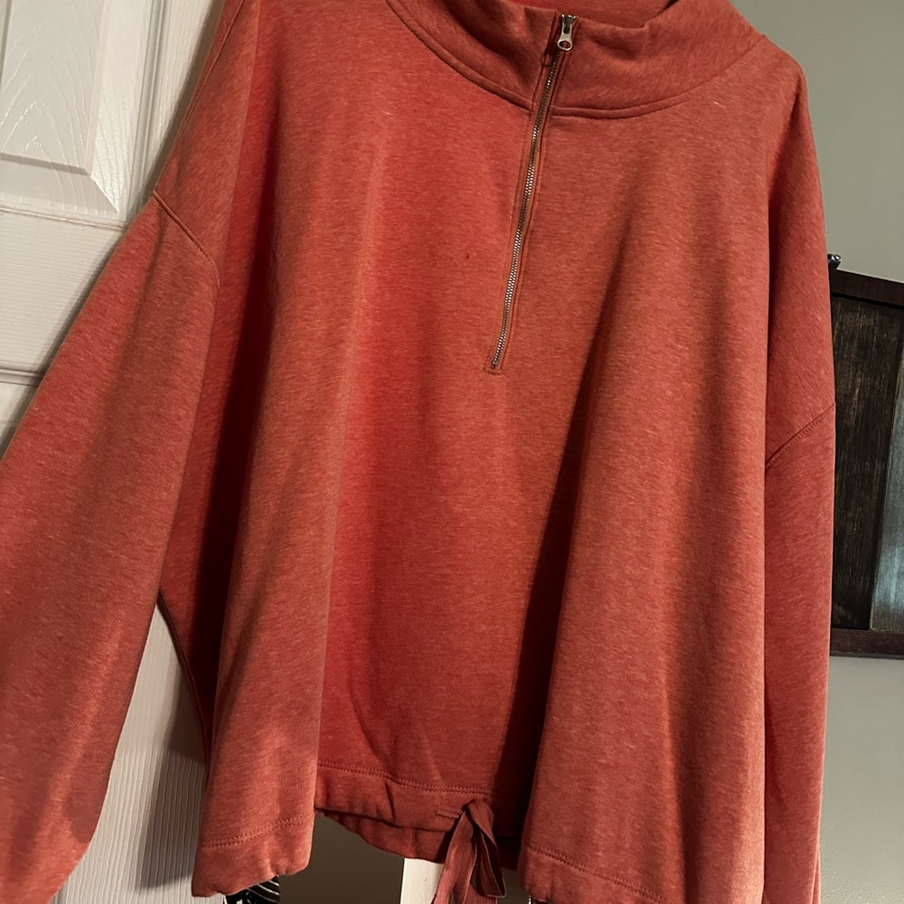 Crop top pull over
